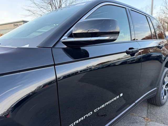New 2025 Jeep Grand Cherokee Limited image 4