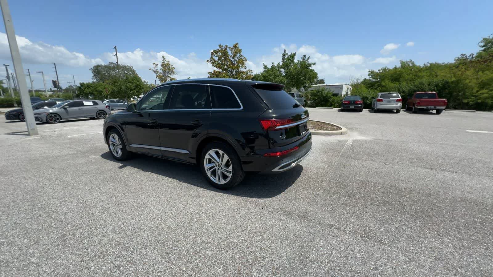 Used 2023 Audi Q7 3.0T Premium w/ Convenience Package AWD/4WD image 6