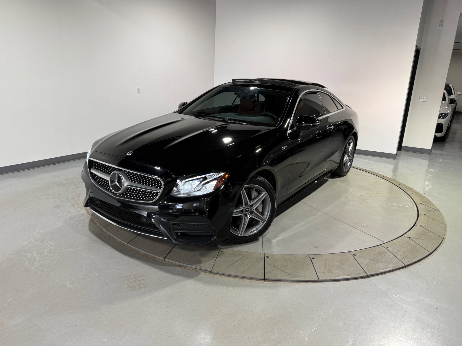 Used 2019 Mercedes-Benz E 450 4MATIC Coupe image 4