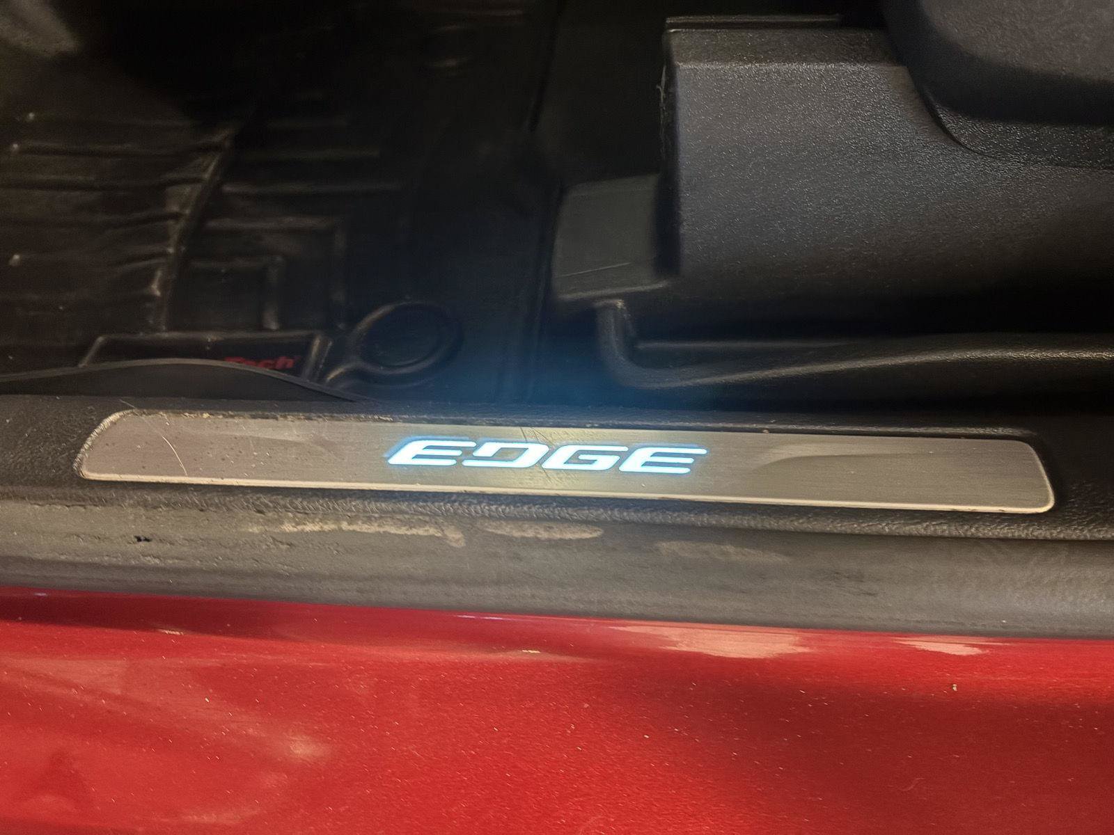 Used 2015 Ford Edge Titanium AWD/4WD image 11