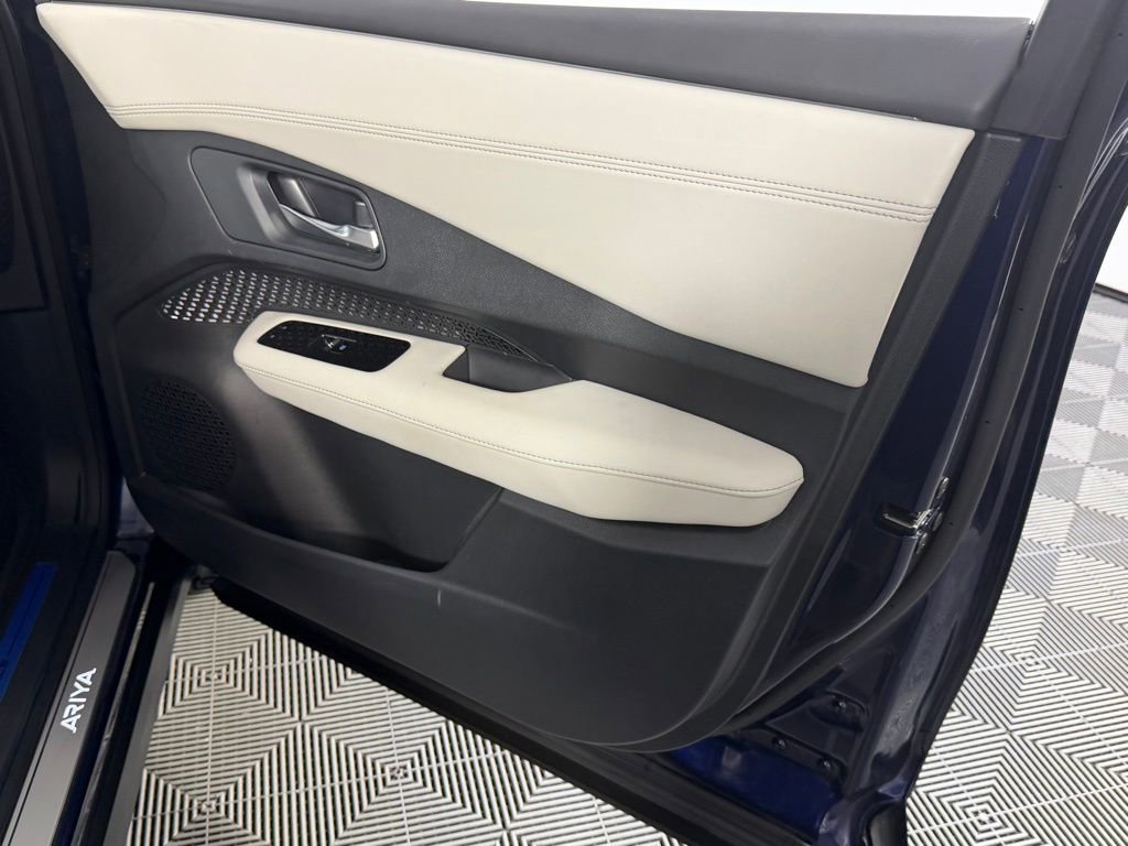 Used 2023 Nissan Ariya AWD image 33