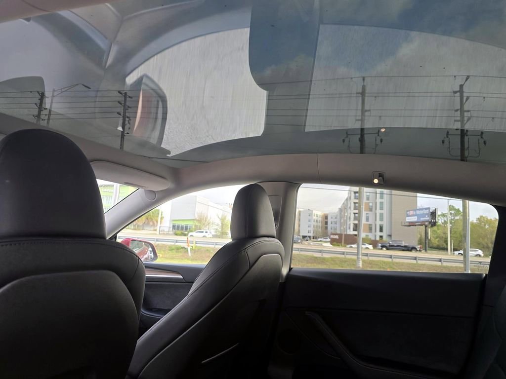 Used 2025 Tesla Model Y Long Range image 20