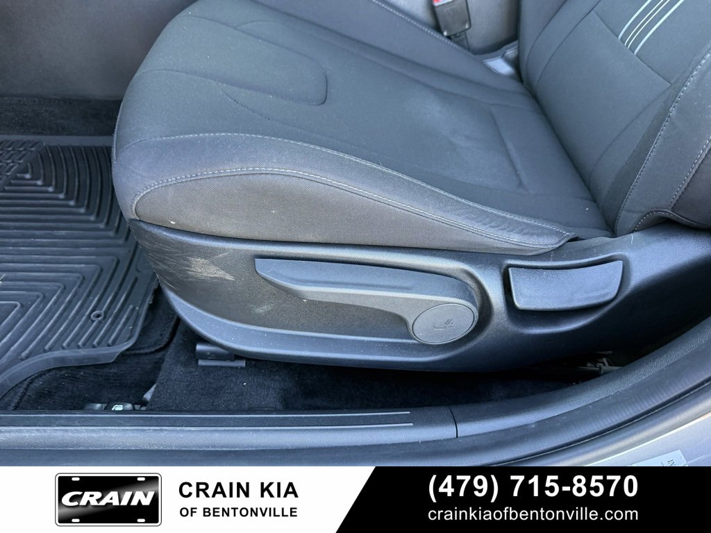 Used 2022 Hyundai Elantra SEL image 20