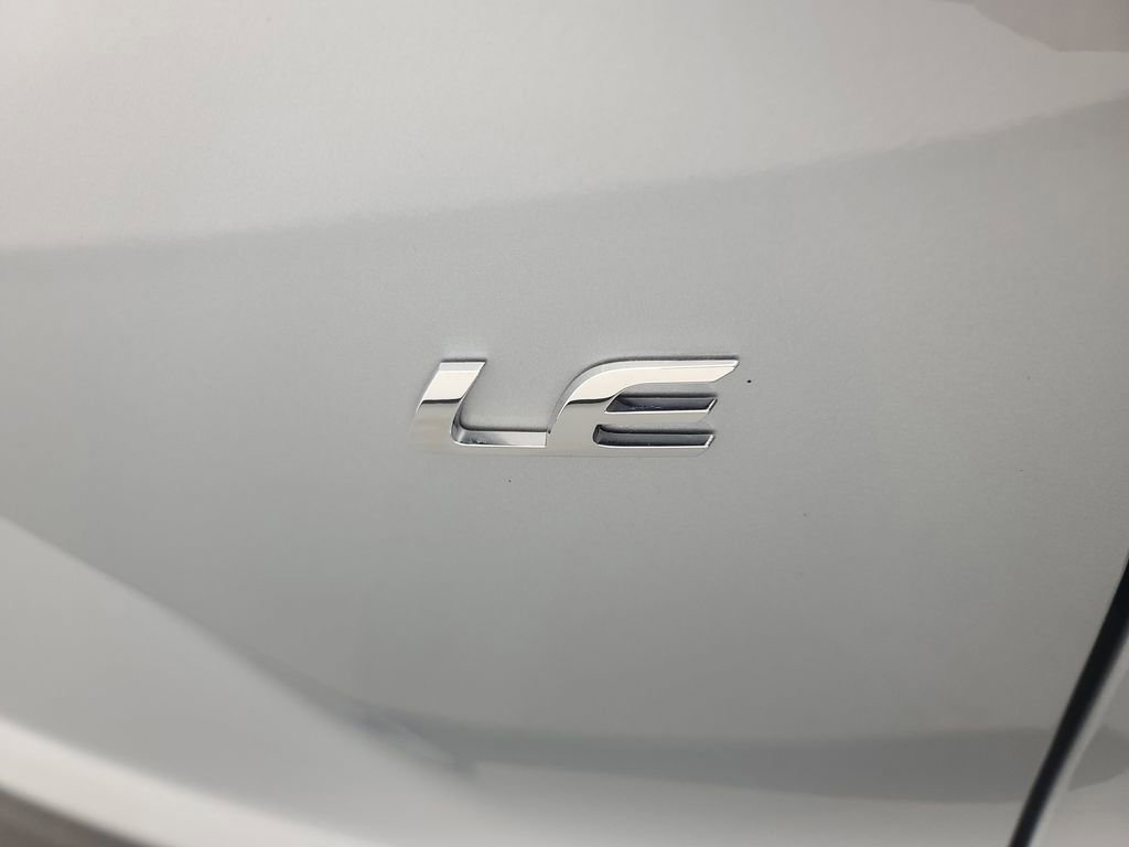 Used 2025 Toyota Corolla Cross LE image 13