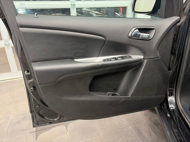 Used 2017 Dodge Journey SE w/ Flexible Seating Group image 12