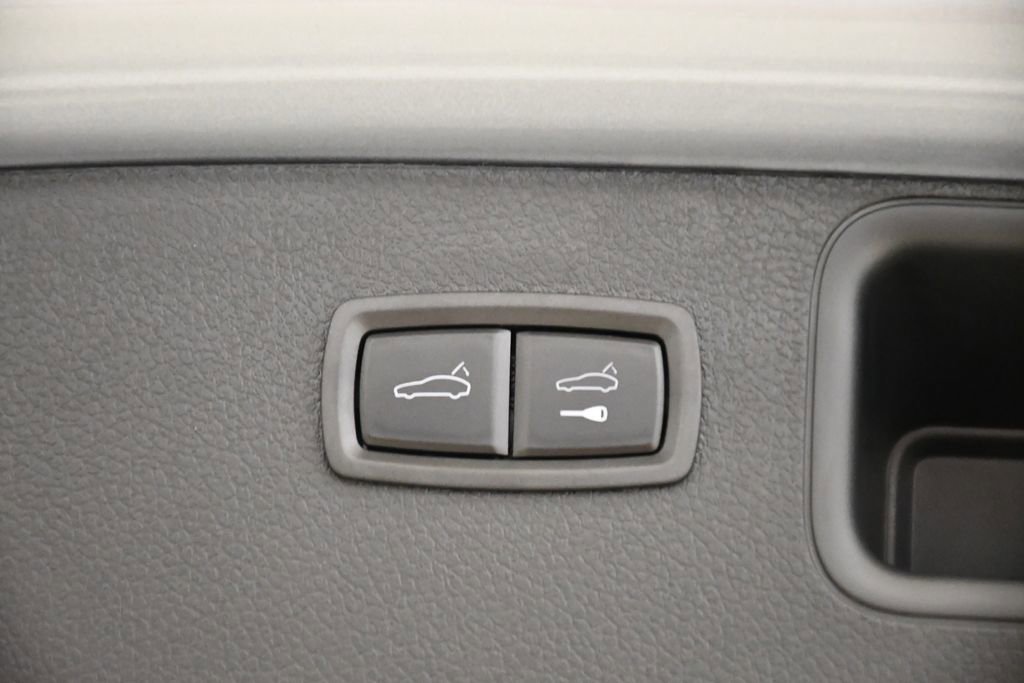 Certified 2026 Porsche Macan image 58