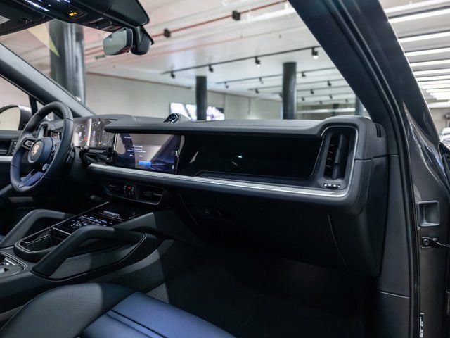 New 2026 Porsche Cayenne Coupe image 32