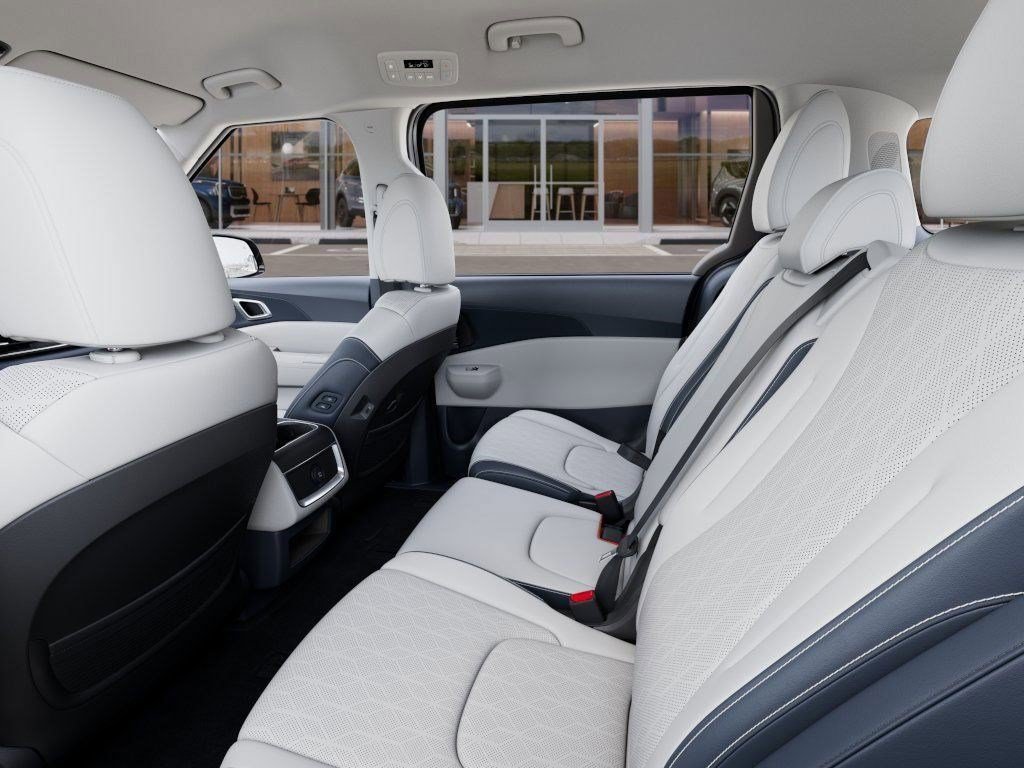 New 2026 Kia Carnival EX FWD image 17