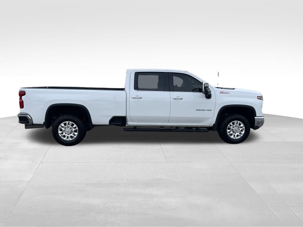 Used 2024 Chevrolet Silverado 3500 LTZ w/ LTZ Convenience Package image 8