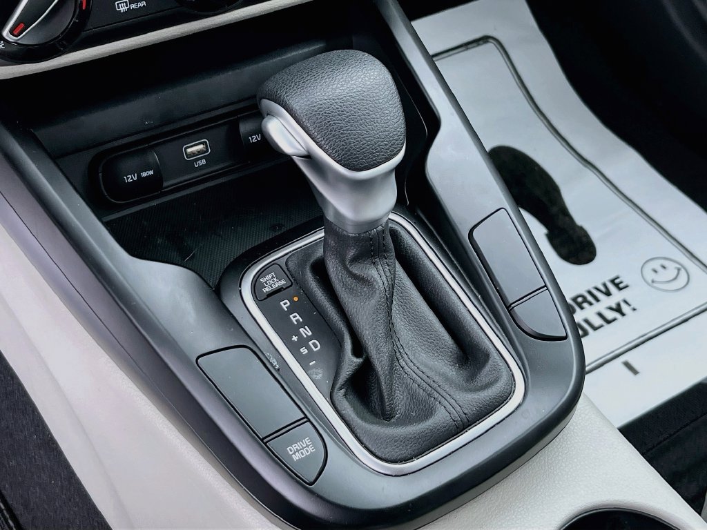 Certified 2025 Kia Soul LX w/ LX Technology Package FWD image 25
