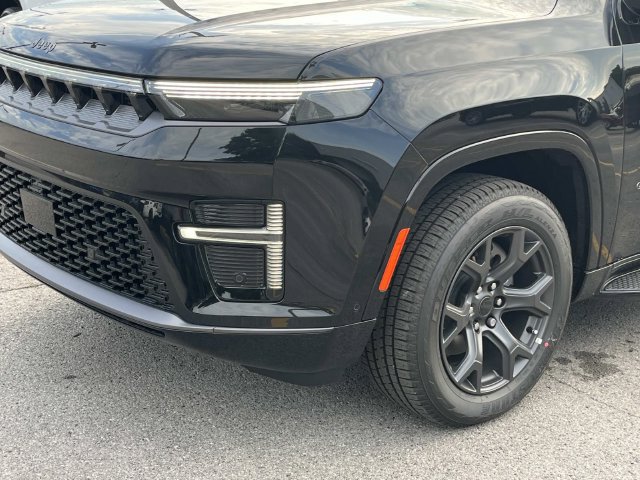 New 2026 Jeep Grand Wagoneer L Limited AWD/4WD image 10
