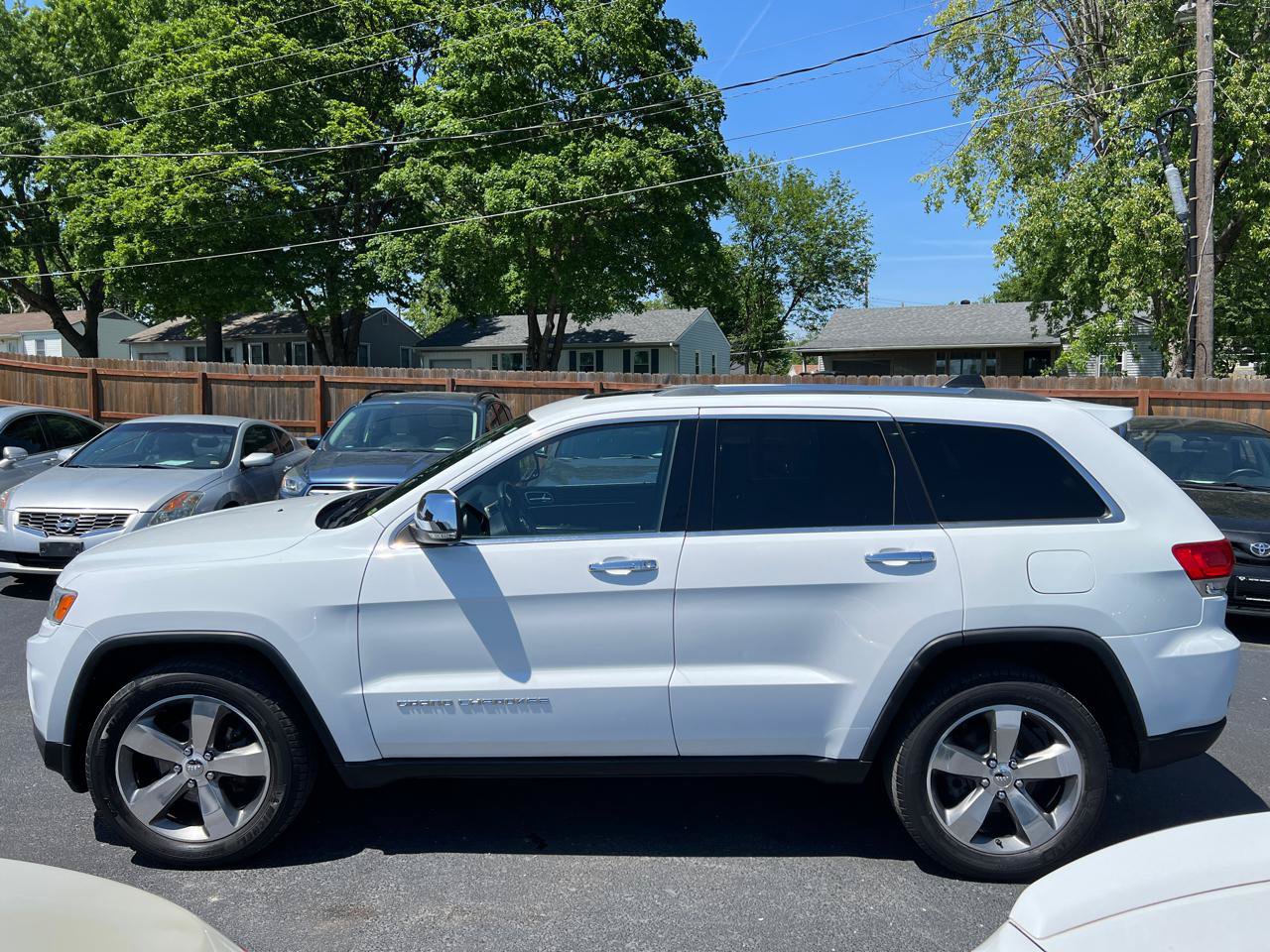 Used 2015 Jeep Grand Cherokee Limited AWD/4WD image 2