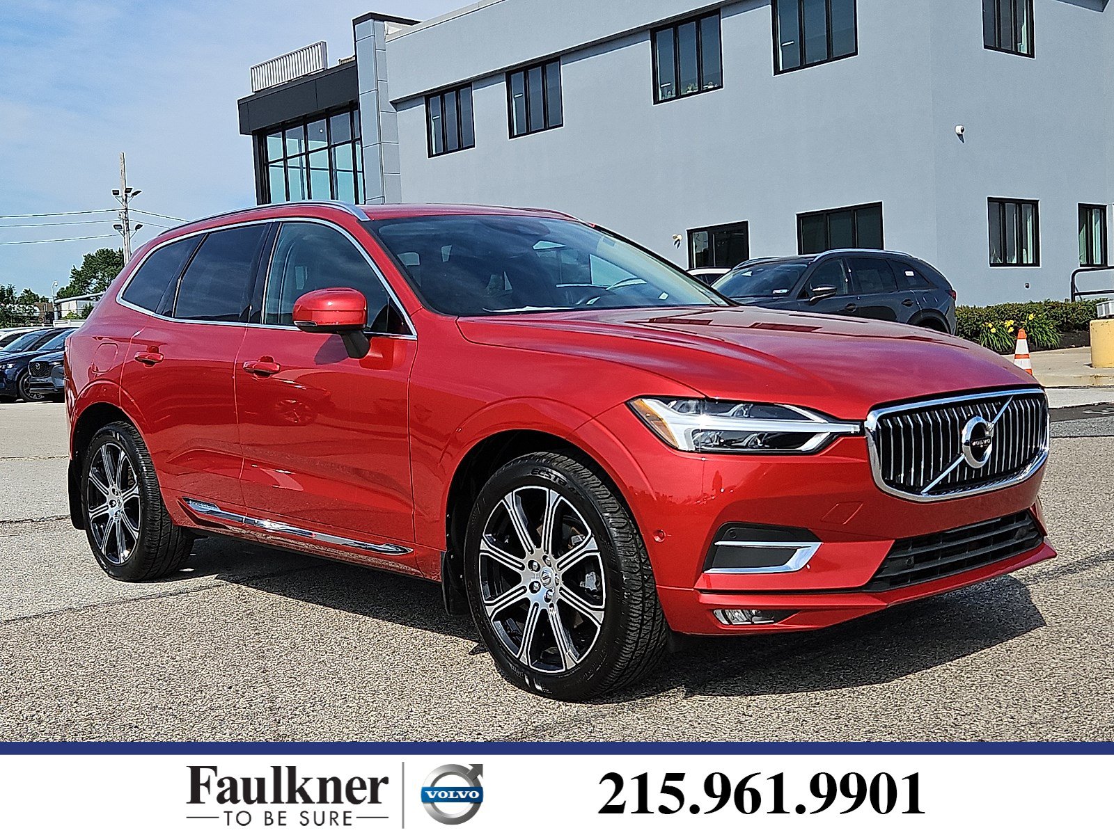 Used 2018 Volvo XC60 T5 Inscription w/ Vision Package AWD/4WD image 1