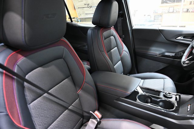 New 2026 Chevrolet Equinox RS w/ LPO, Floor Liner Package image 8