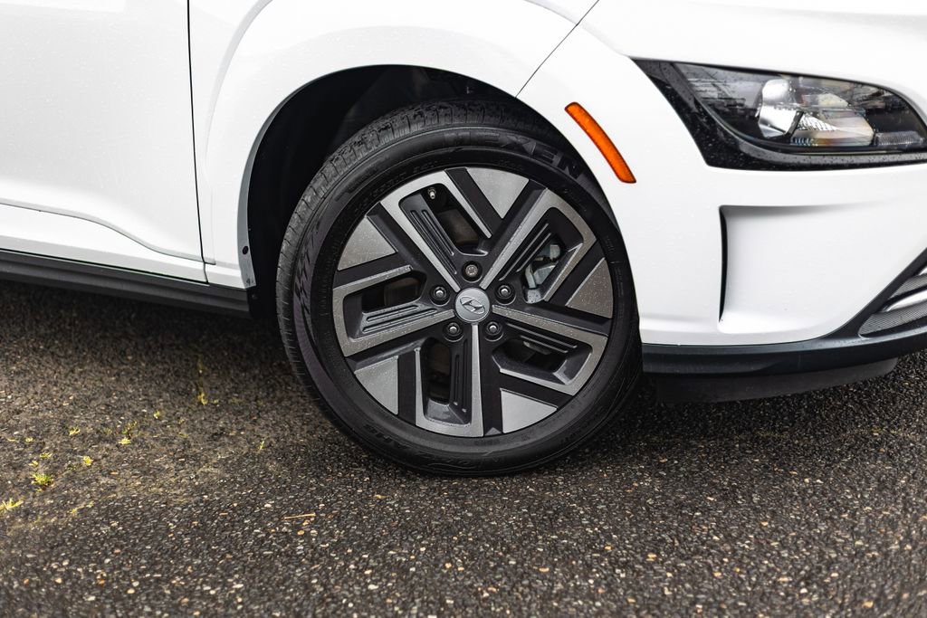 Used 2023 Hyundai Kona SE w/ Cargo Package image 4