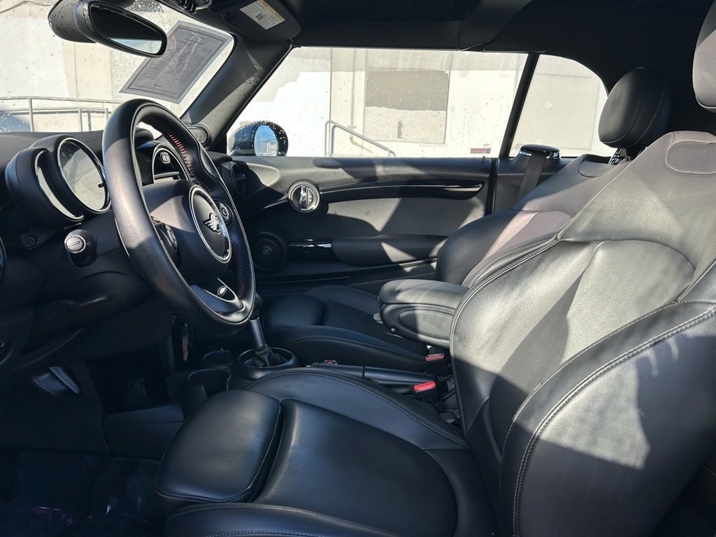 Used 2019 MINI Cooper S w/ Premium Package image 10