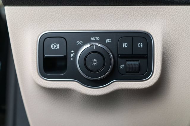 New 2026 Mercedes-Benz GLB 250 4MATIC image 21
