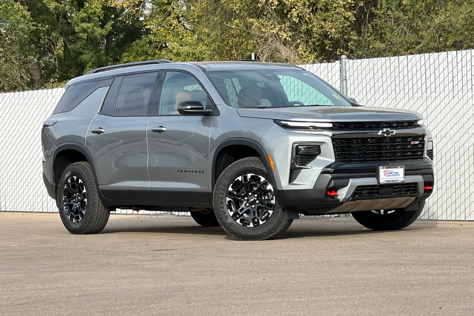 New 2027 Chevrolet Traverse Z71 w/ Enhanced Driving Package AWD/4WD image 2
