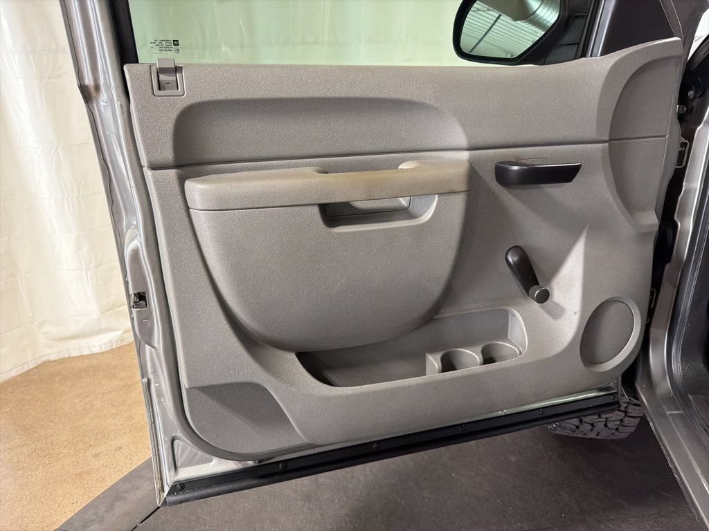 Used 2014 Chevrolet Silverado 2500 W/T AWD/4WD image 4