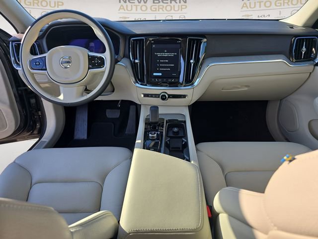 Used 2025 Volvo S60 B5 Plus FWD image 10