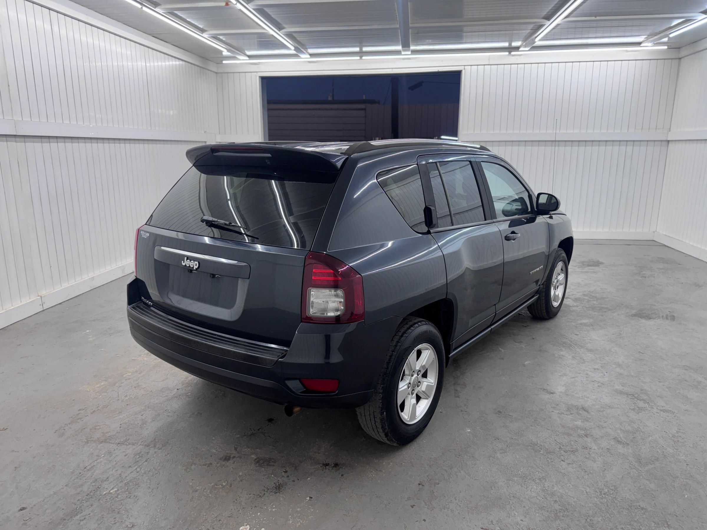 Used 2015 Jeep Compass Sport FWD image 5