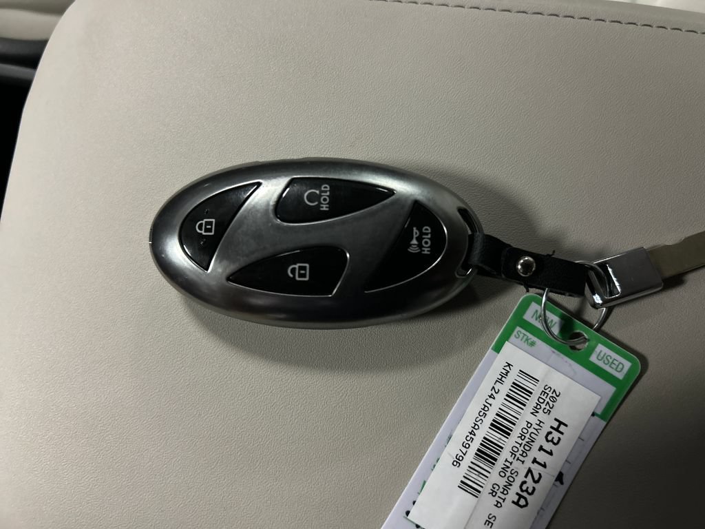 Used 2025 Hyundai Sonata SE FWD image 20