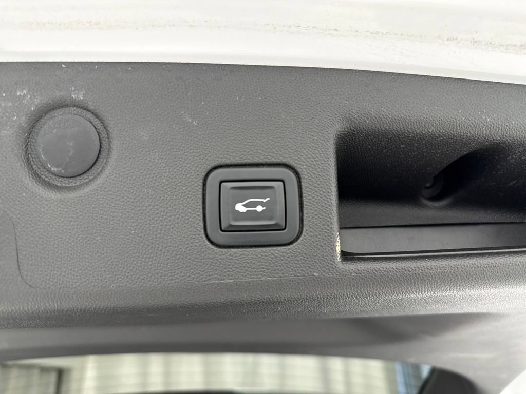 Used 2022 Chevrolet Equinox Premier image 14