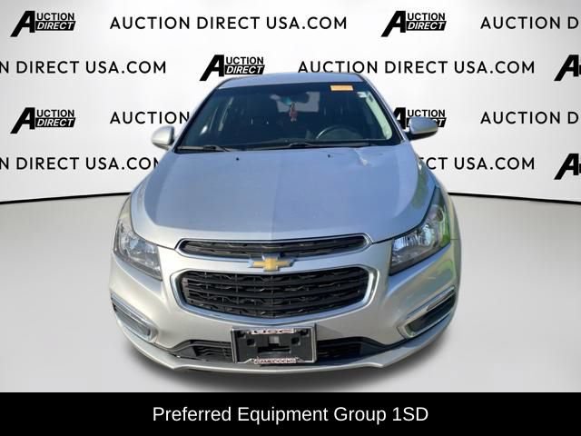 Used 2015 Chevrolet Cruze LT w/ Technology Package FWD image 2