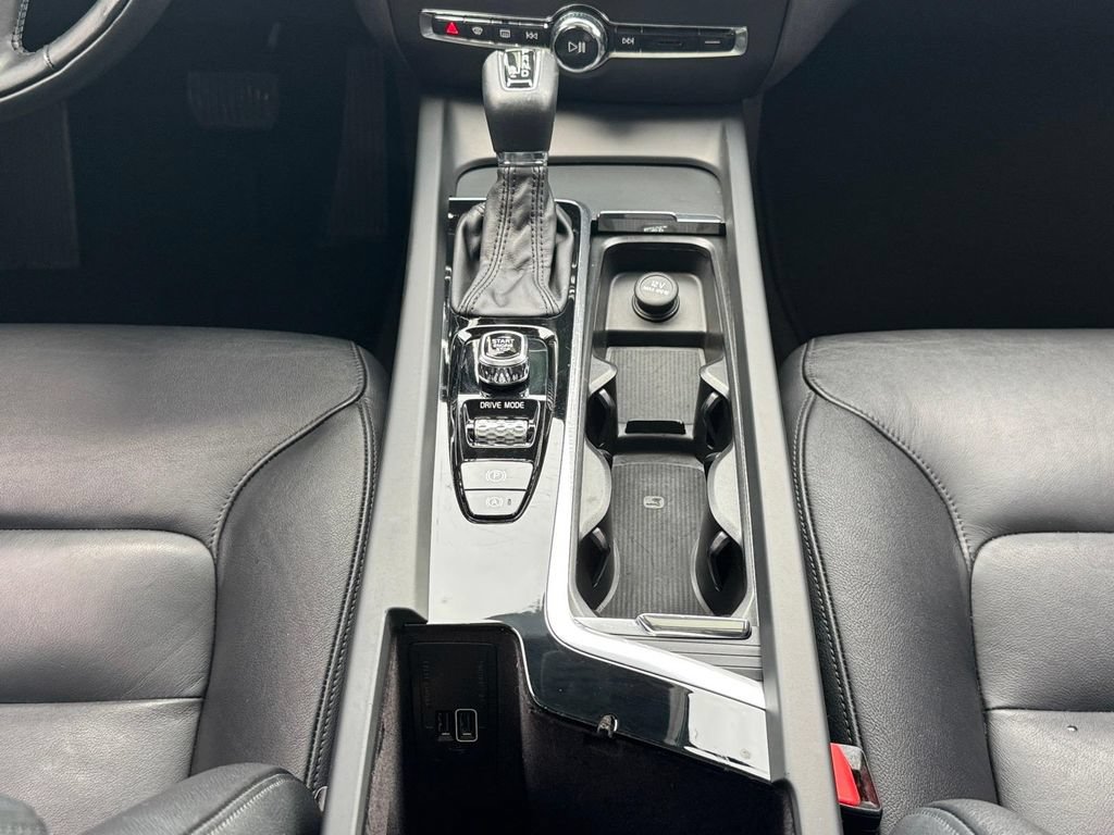 Used 2020 Volvo S60 T6 Momentum AWD/4WD image 12