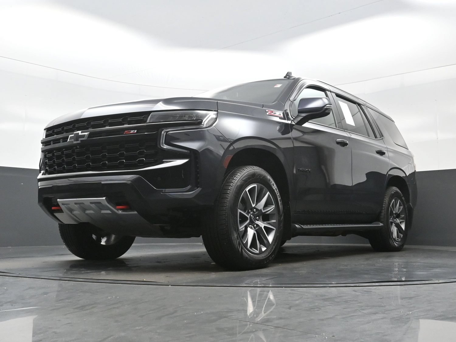 Used 2023 Chevrolet Tahoe Z71 w/ Luxury Package AWD/4WD image 29
