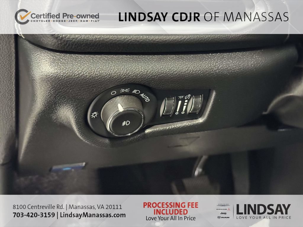 Certified 2025 Chrysler Pacifica Limited FWD image 29