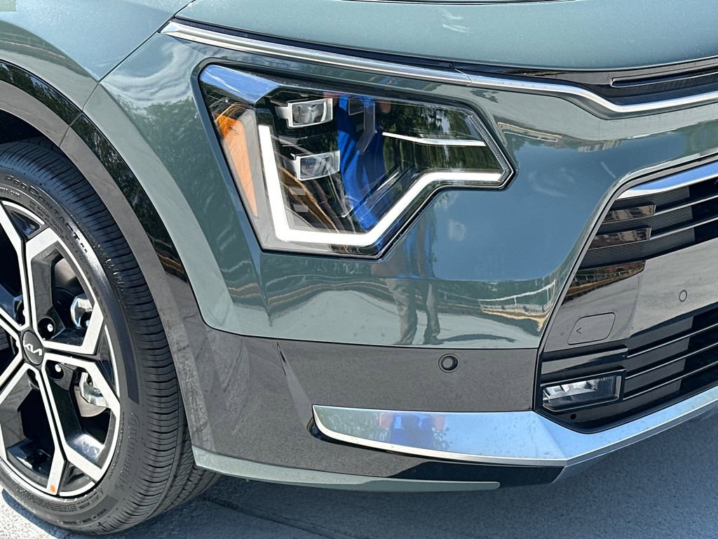 New 2026 Kia Niro SX Touring FWD image 11