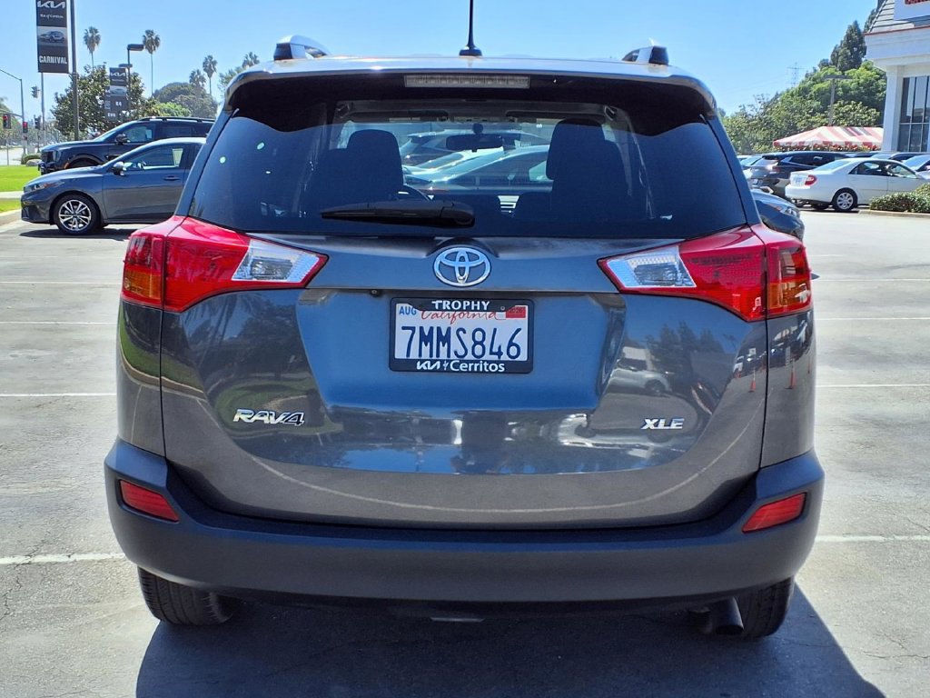 Used 2015 Toyota RAV4 XLE FWD image 5