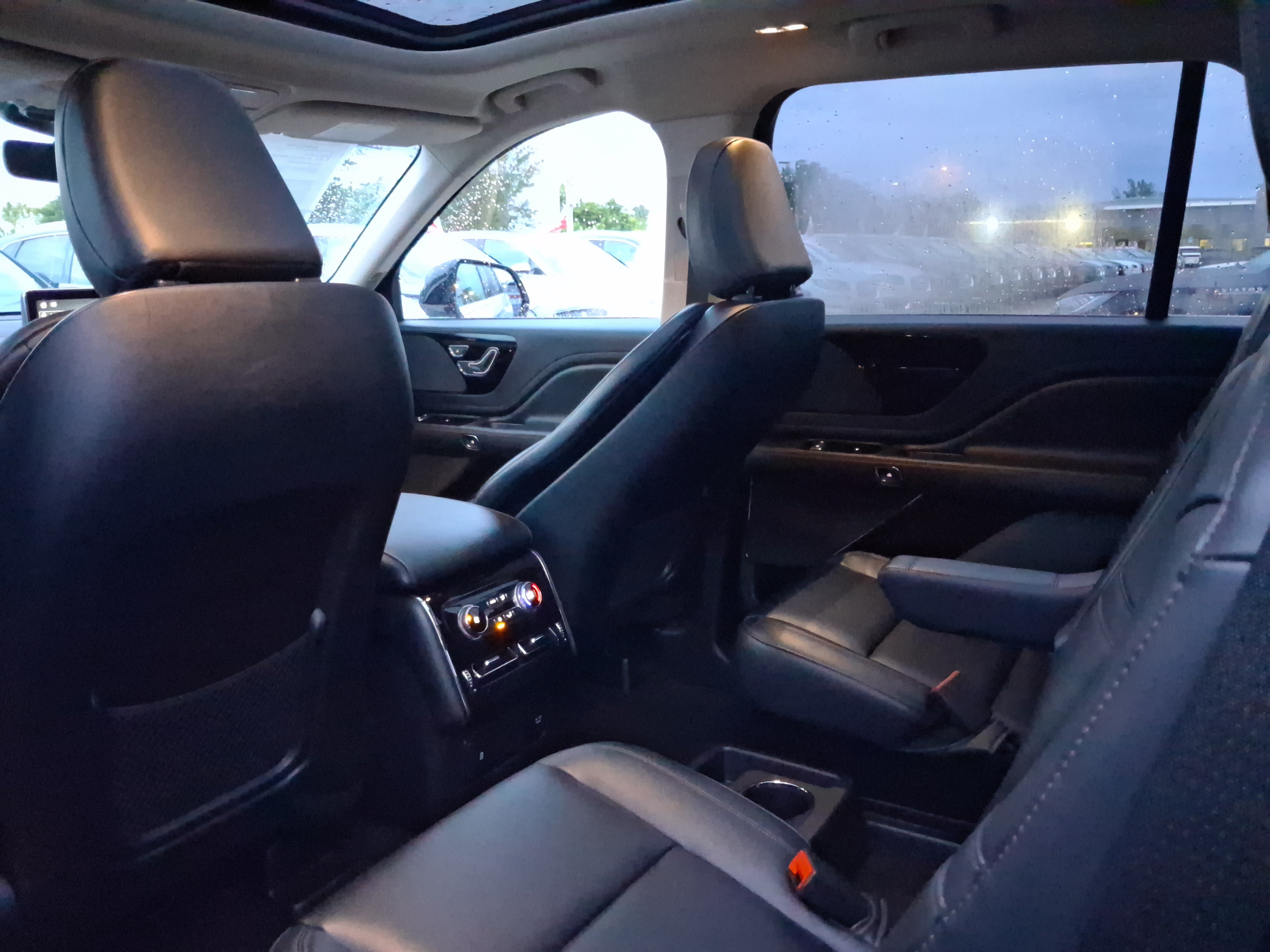 Used 2024 Lincoln Aviator 2WD w/ Premium Package image 5