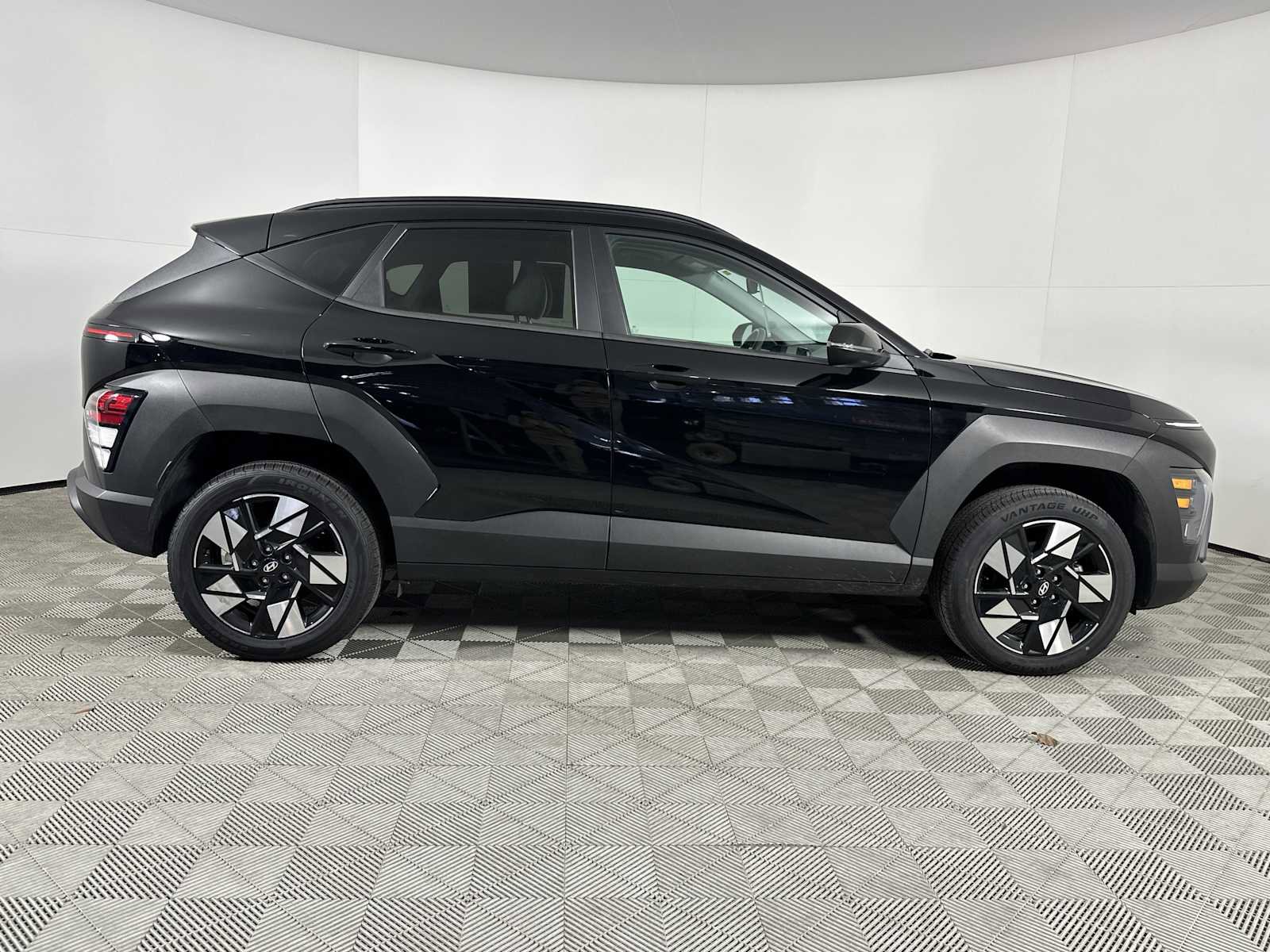 Certified 2024 Hyundai Kona SEL image 9