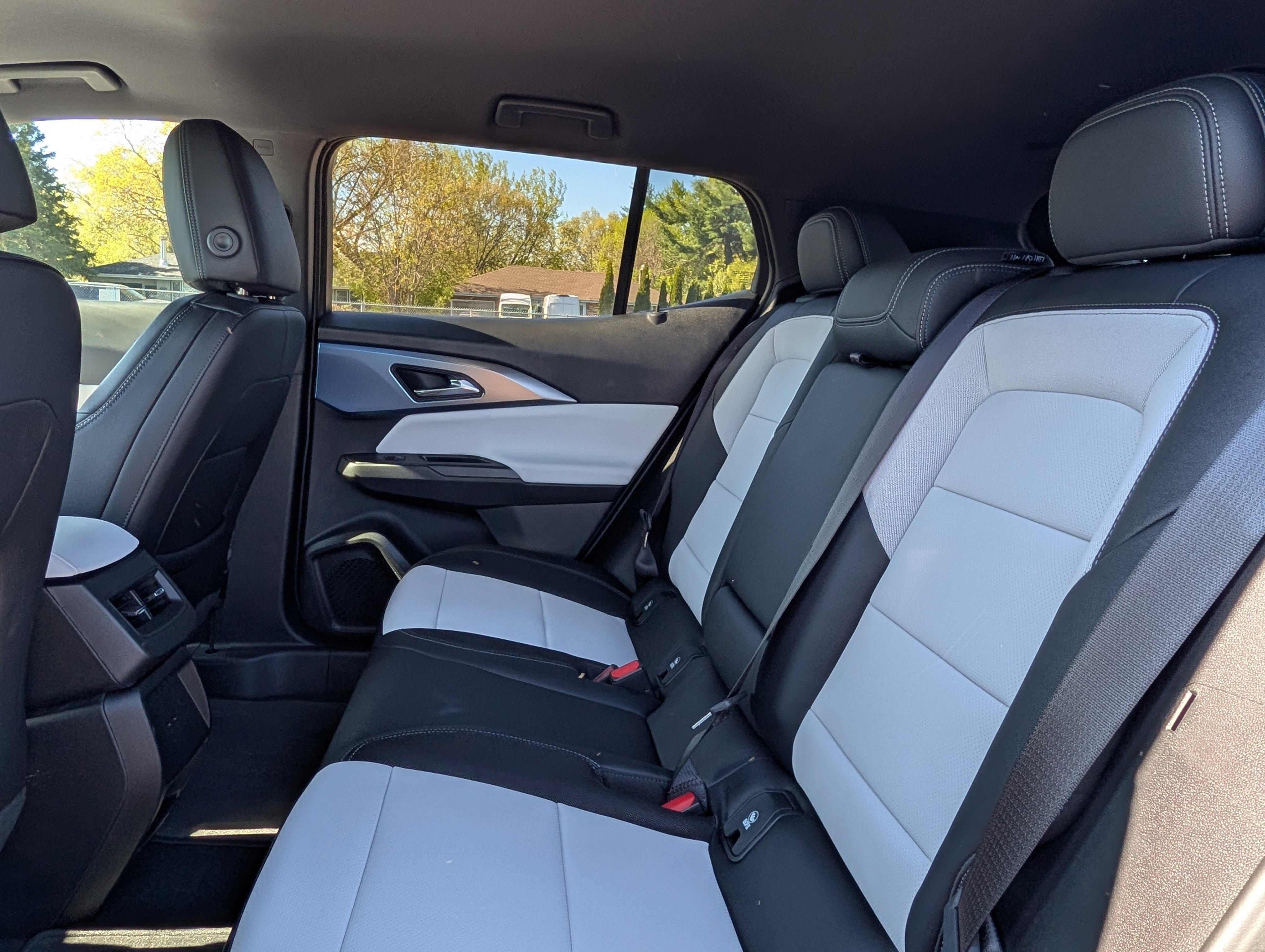 New 2026 Chevrolet Equinox EV LT AWD/4WD image 9