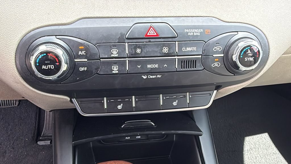 Used 2018 Kia Sorento FWD image 35