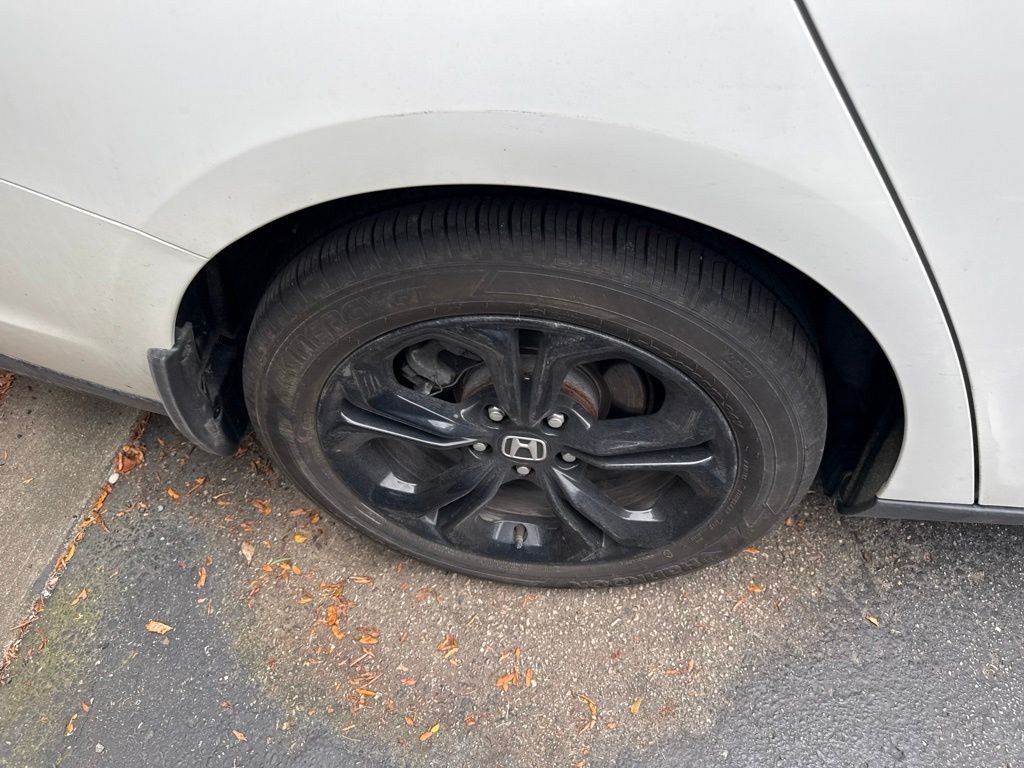 Certified 2025 Honda Accord SE image 6