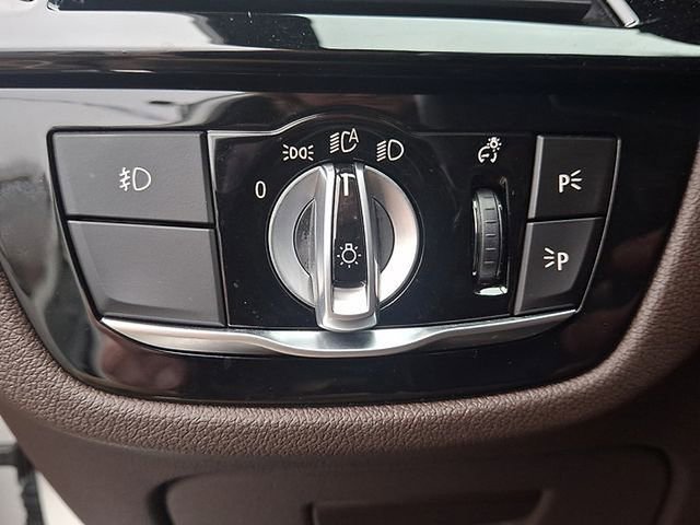 Used 2019 BMW 540i w/ M Sport Package RWD image 24