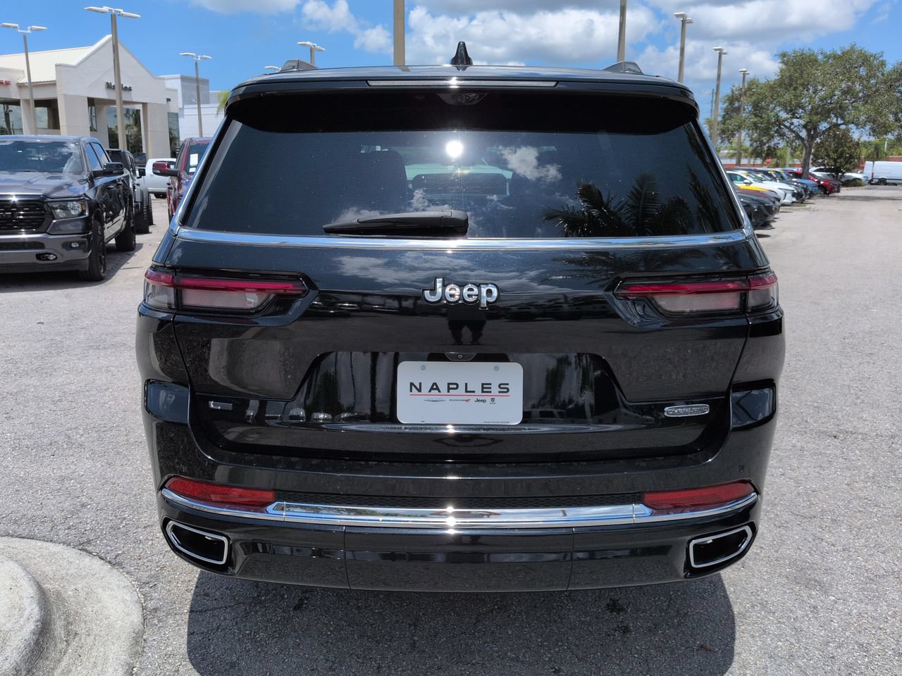 Used 2021 Jeep Grand Cherokee L Overland w/ Luxury Tech Group IV RWD image 6