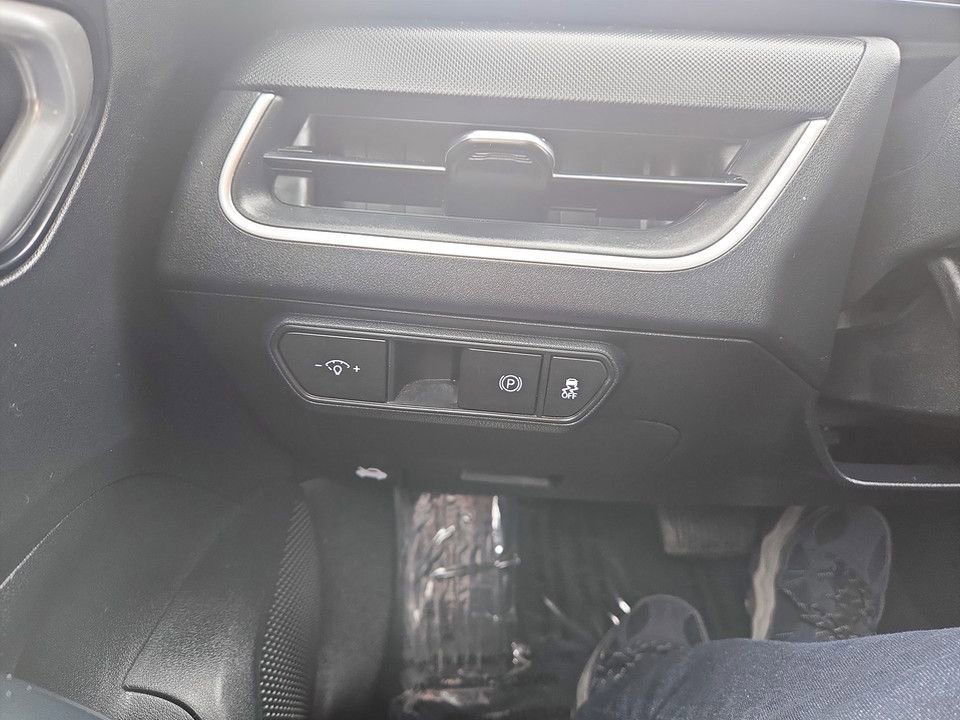Used 2025 Kia K4 LXS image 20