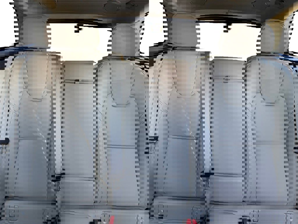 New 2026 Volvo XC60 T8 Ultra w/ Protection Package Premier image 18