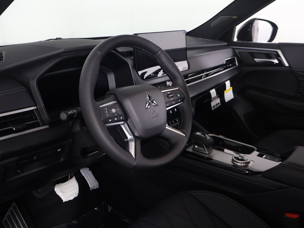 New 2026 Mitsubishi Outlander AWD image 32