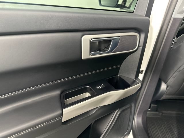 Used 2022 Ford Explorer XLT w/ Equipment Group 202A AWD/4WD image 13