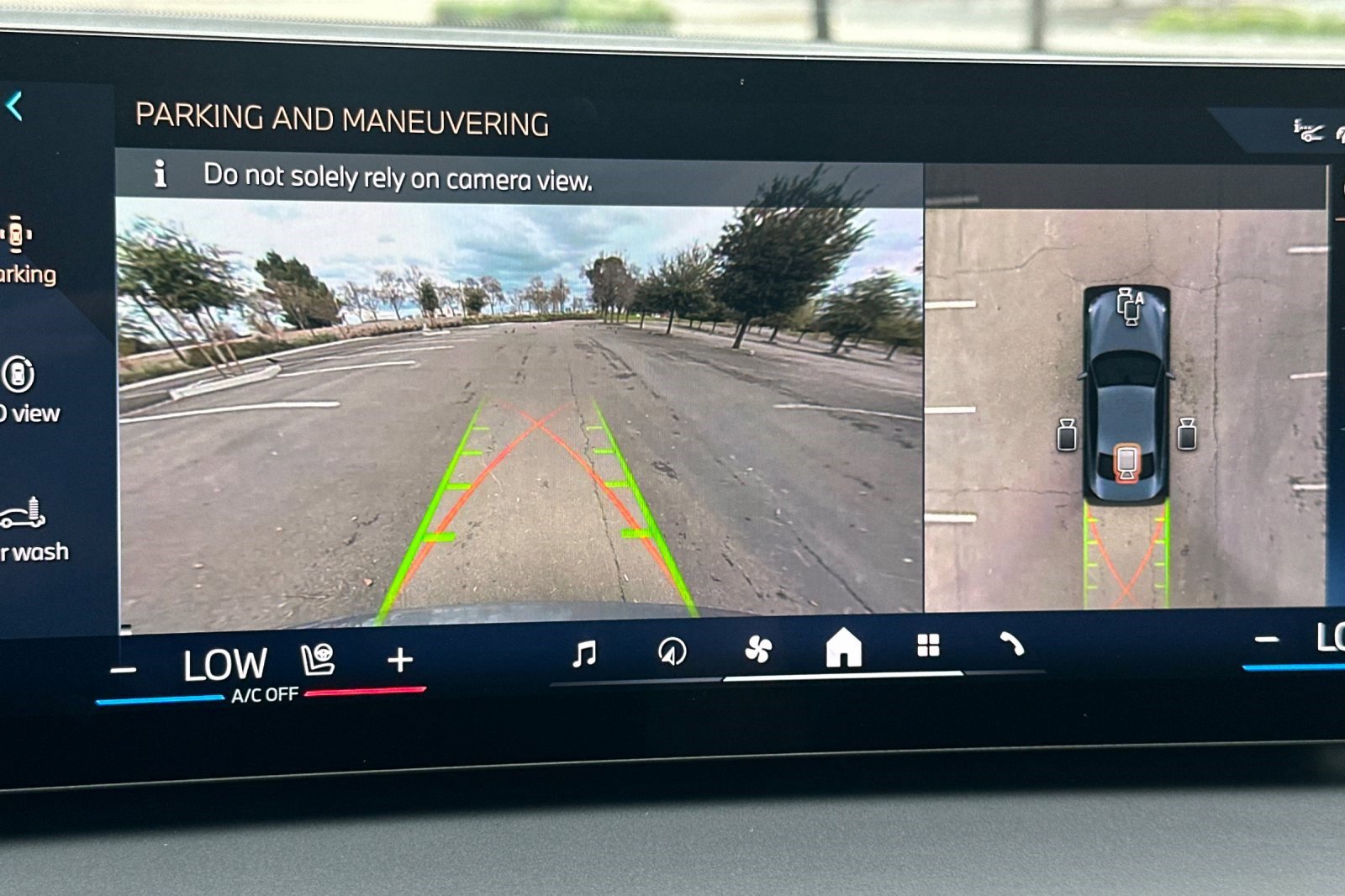 Used 2025 BMW 230i Coupe w/ Premium Package image 25