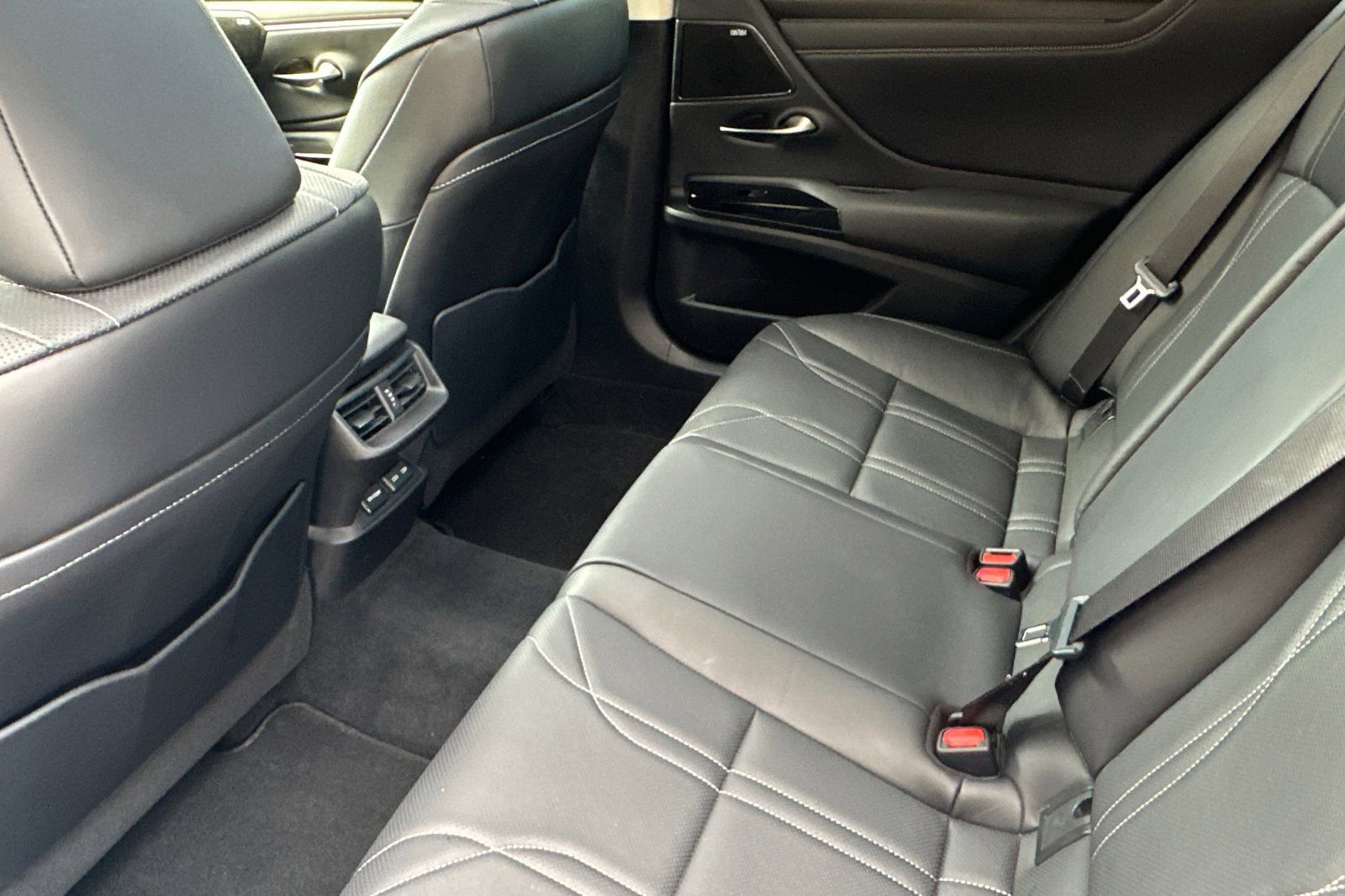 Used 2023 Lexus ES 350 Luxury image 13