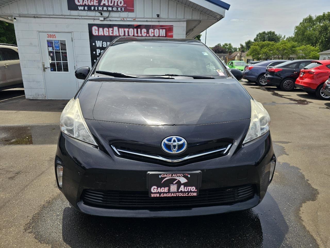 Used 2012 Toyota Prius V Three FWD image 3