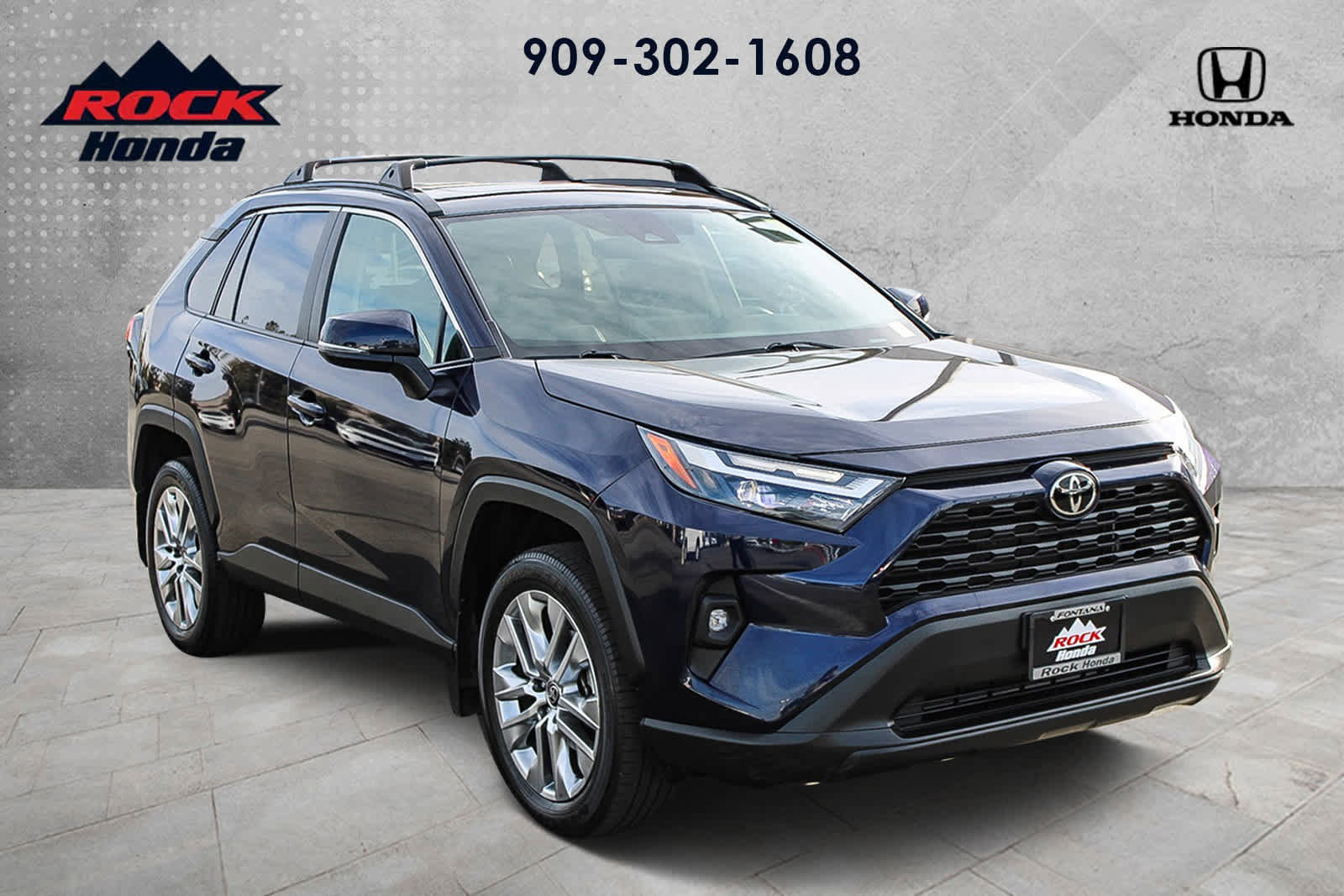Used 2024 Toyota RAV4 XLE Premium image 3