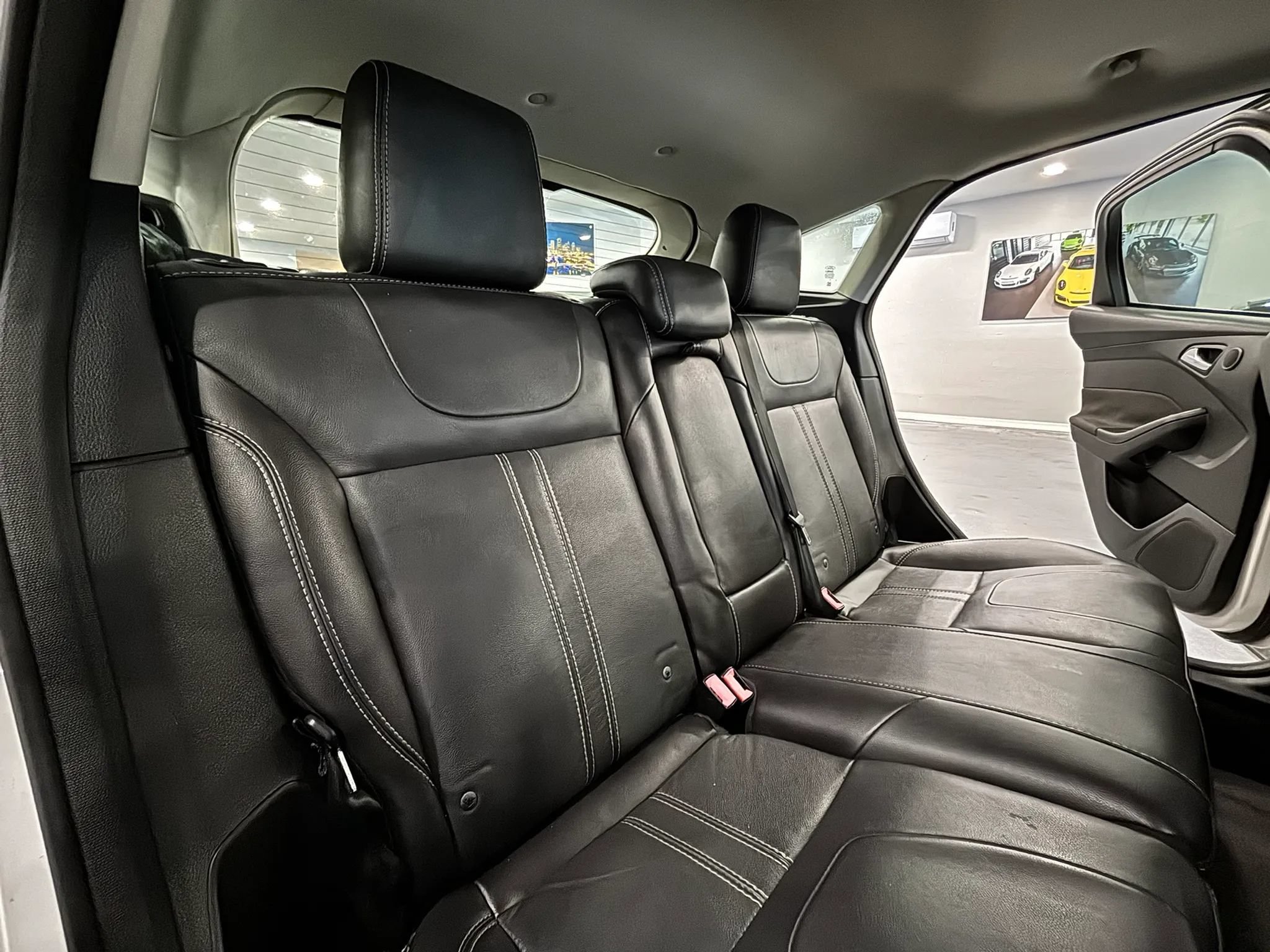 Used 2014 Ford Focus Titanium FWD image 17