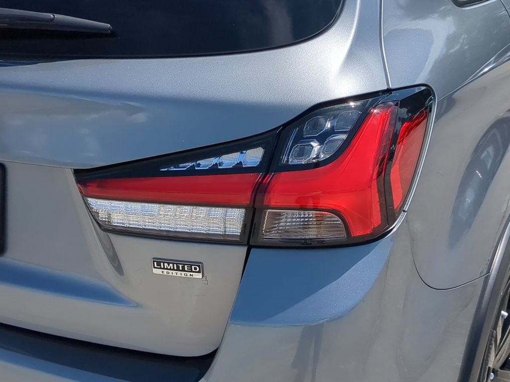 Used 2022 Mitsubishi Outlander Sport ES AWD/4WD image 7